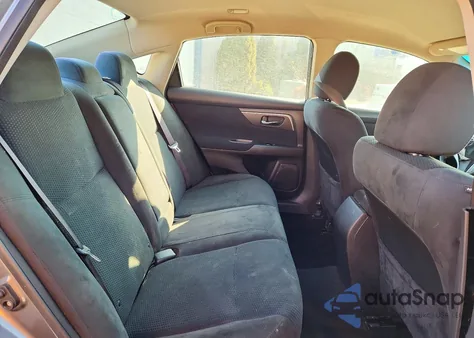 2015 Nissan Altima 2.5 из США, поврежденный, VIN 1N4AL3AP8FN375404